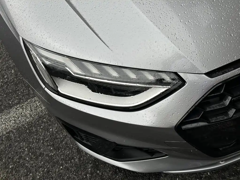 Audi A4L 2022 — фото 14