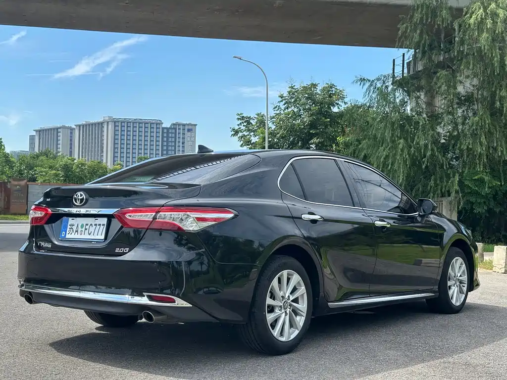 Toyota Camry 2023 — фото 15