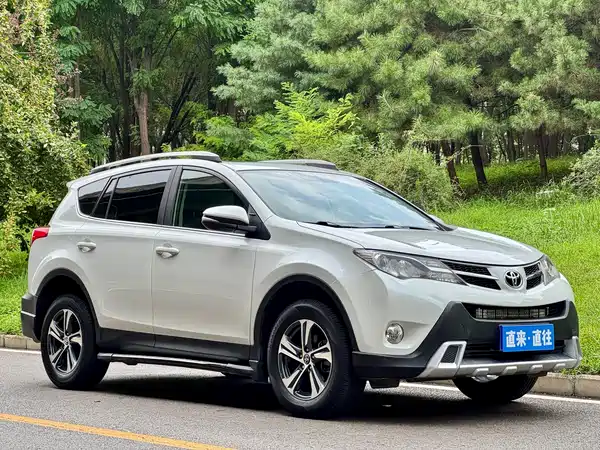 Toyota RAV4 2015