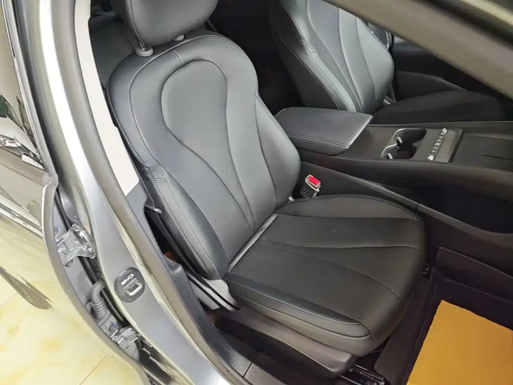BYD Seal 05 DM-i 2025 — фото 25