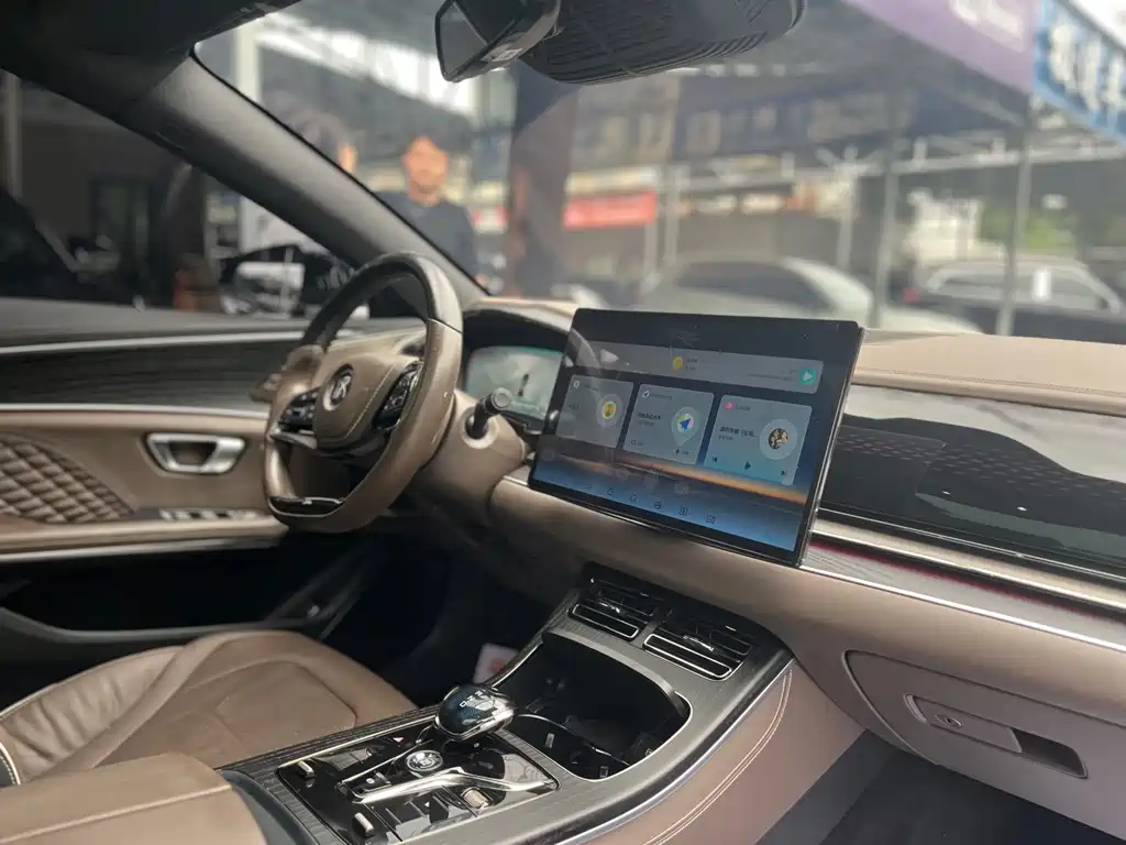 BYD Han 2023 — фото 9