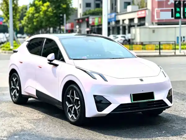Lynk & Co Z20 2025
