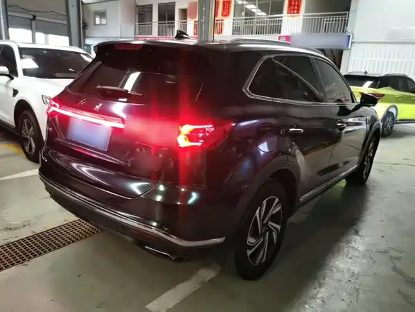 Hongqi HS5 2022