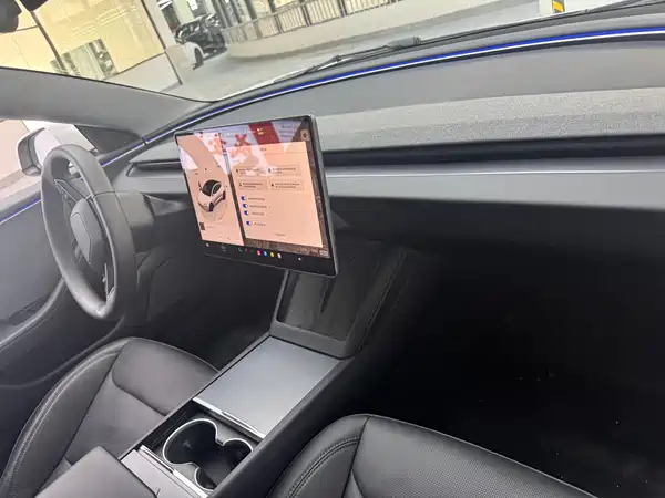Tesla Model 3 2024