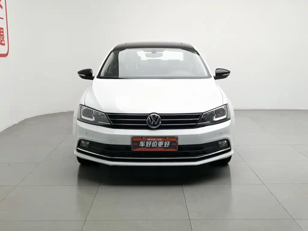 Volkswagen Sagitar 2018
