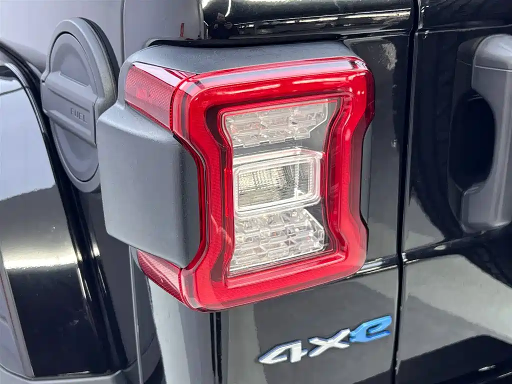 Jeep Wrangler PHEV 2023 — фото 10