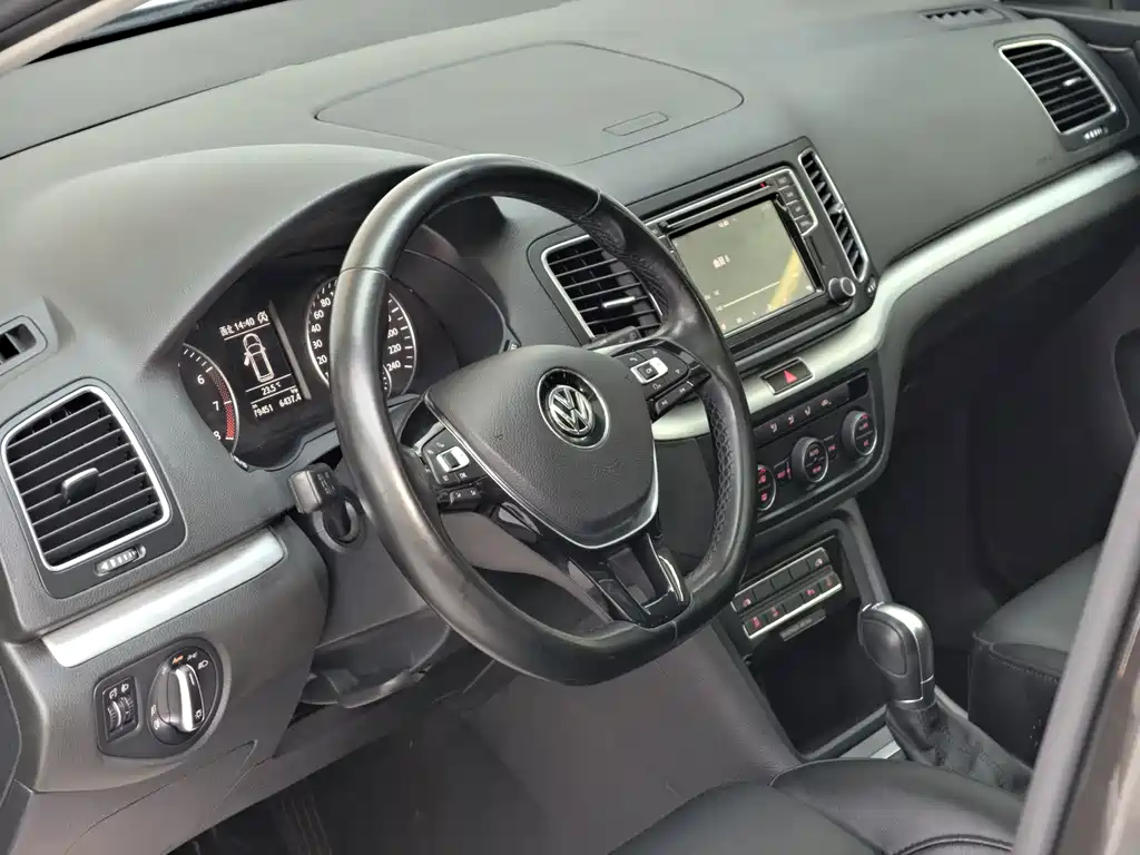 Volkswagen Sharan 2017 — фото 13