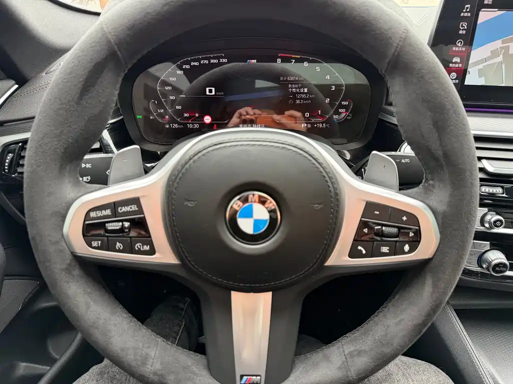 BMW 5 Series 2022 — фото 16