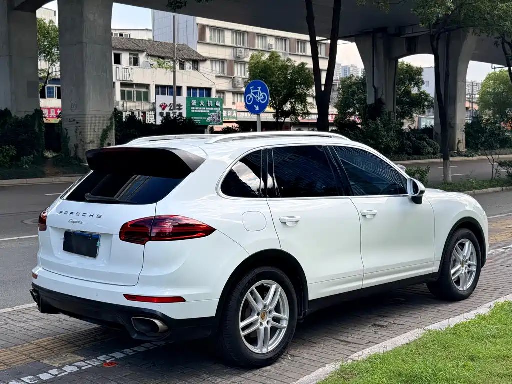 Porsche Cayenne 2015 — фото 15