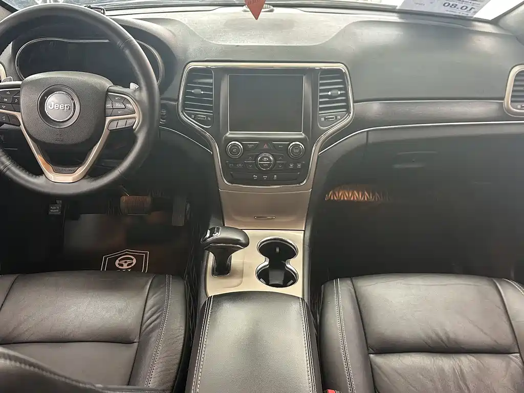 Jeep Grand Cherokee 2016 — фото 18