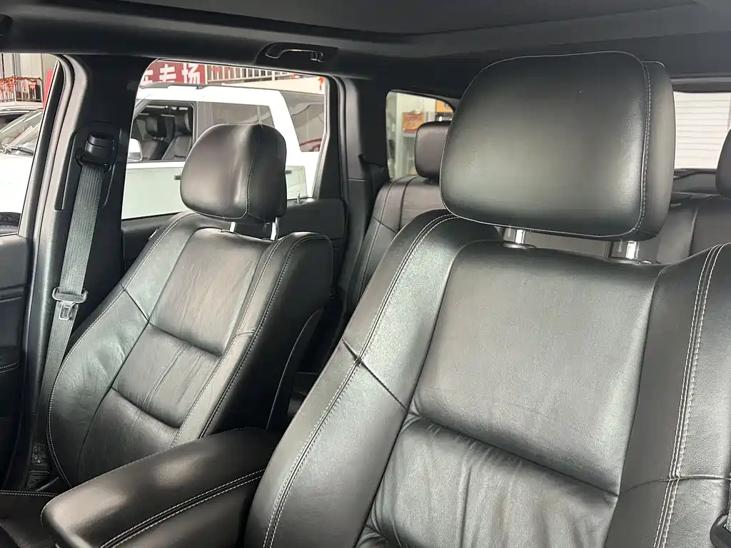 Jeep Grand Cherokee 2016 — фото 24