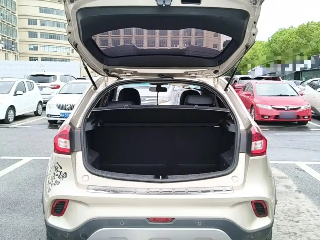 Geely Vision X3 2019 — фото 15
