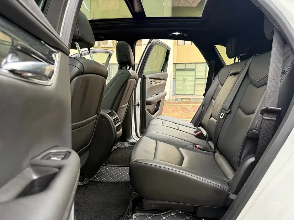Cadillac XT5 2019 — фото 11