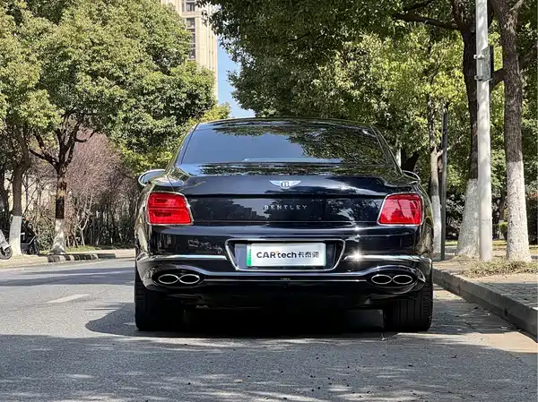 Bentley Flying Spur Plug-In Hybrid 2022