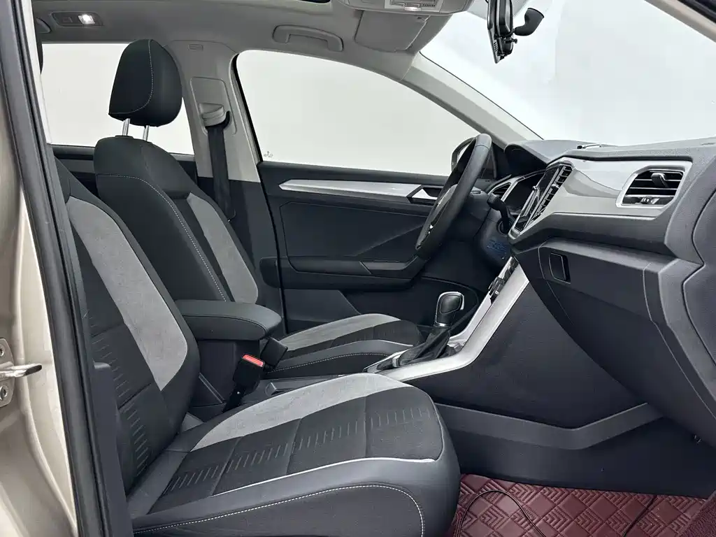 Volkswagen T-Roc 2022 — фото 8