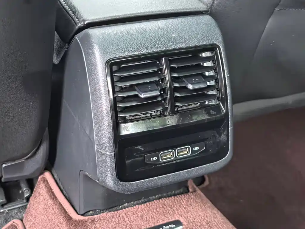 Volkswagen Sagitar 2020