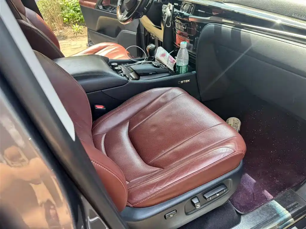 Lexus LX 2016