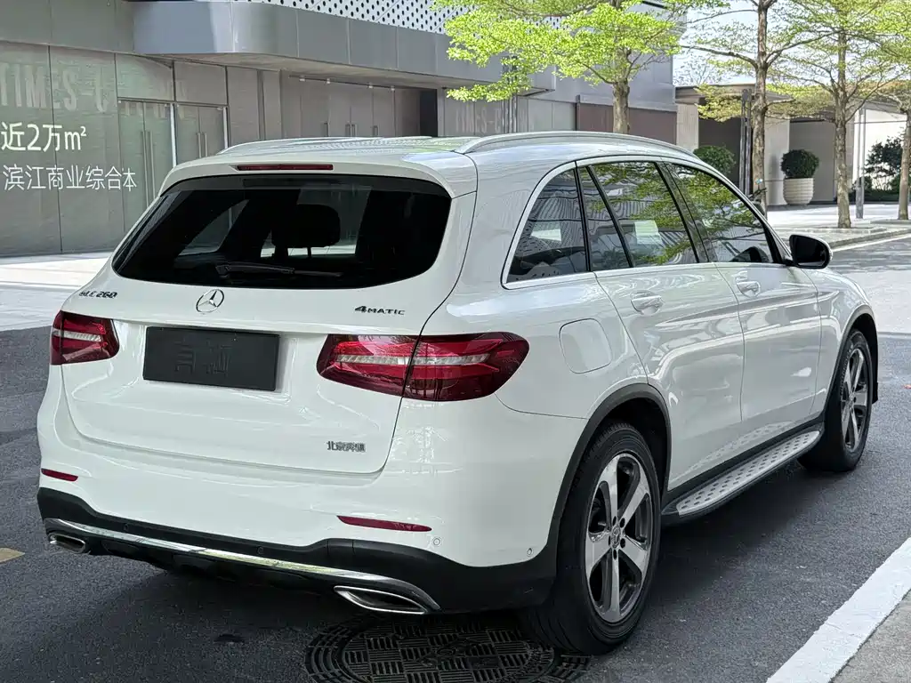 Mercedes-Benz GLC 2017 — фото 12