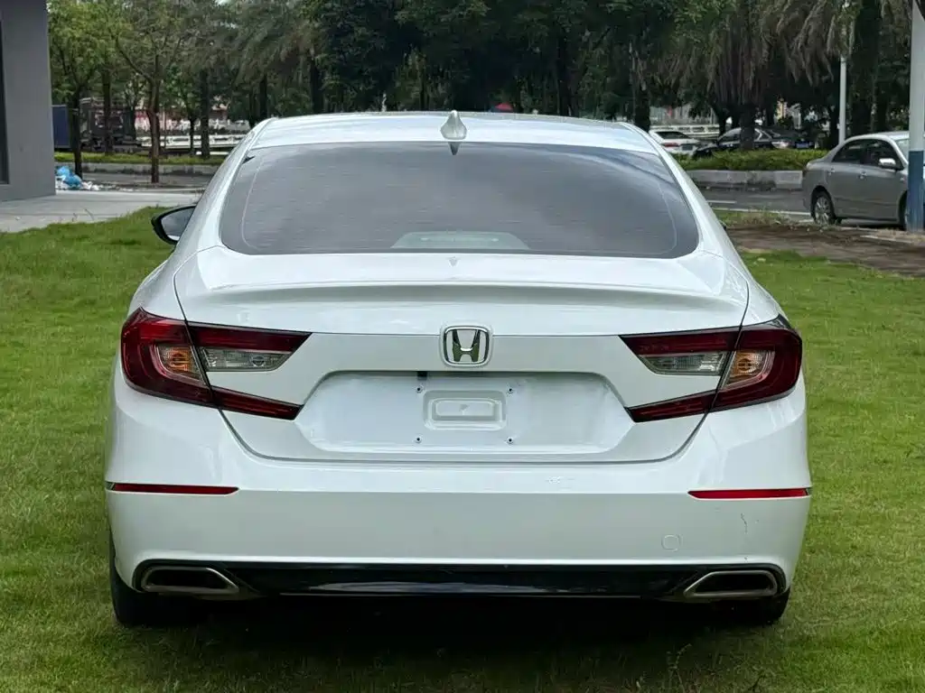 Honda Accord 2018 — фото 7