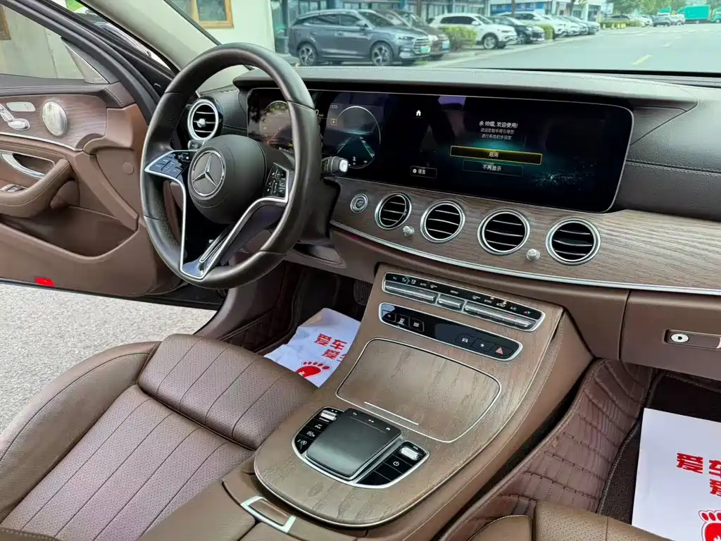 Mercedes-Benz E-Class 2022 — фото 11