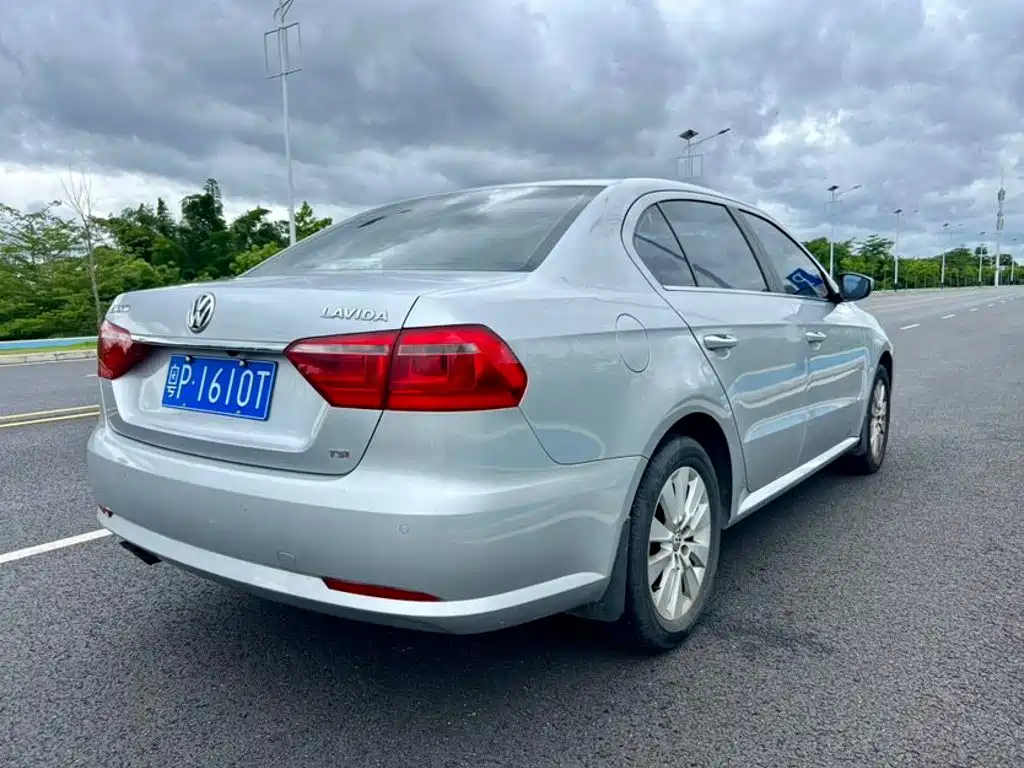 Volkswagen Lavida 2014
