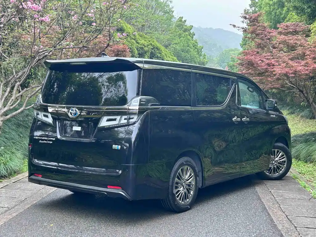 Toyota Vellfire 2023 — фото 5