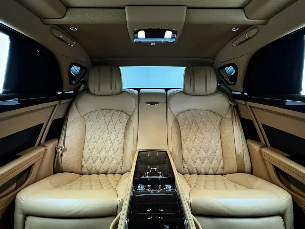 Bentley Mulsanne 2017 — фото 21