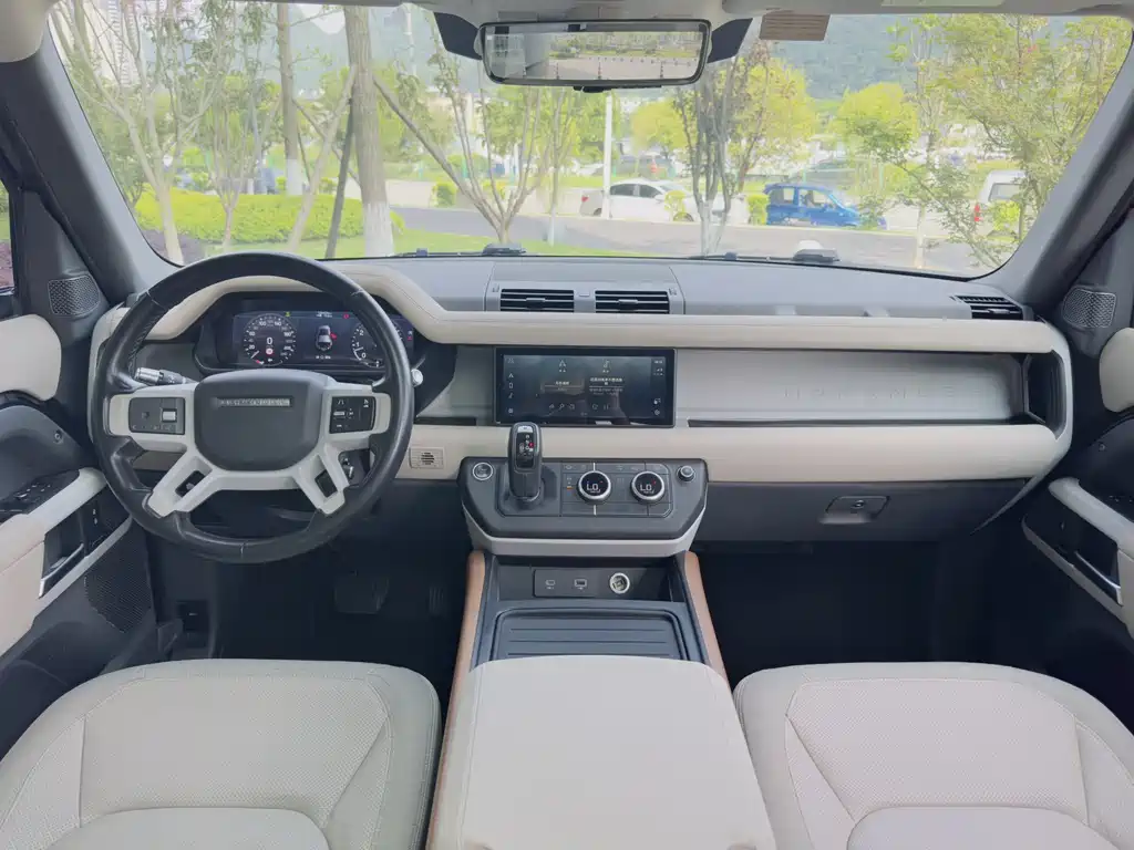 Land Rover Defender 2021 — фото 10
