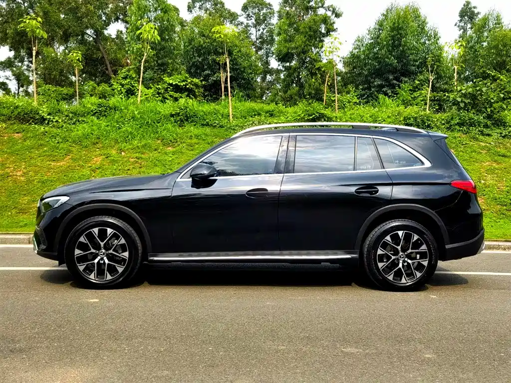 Mercedes-Benz GLC 2023