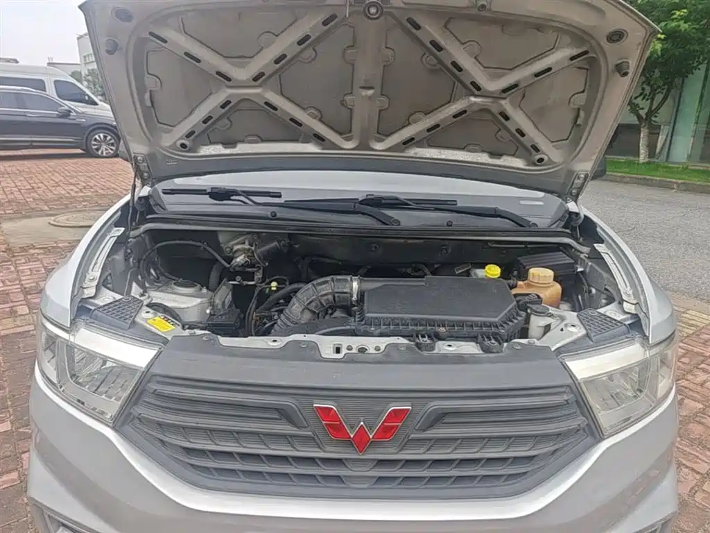 Wuling Hongguang V 2019 — фото 16
