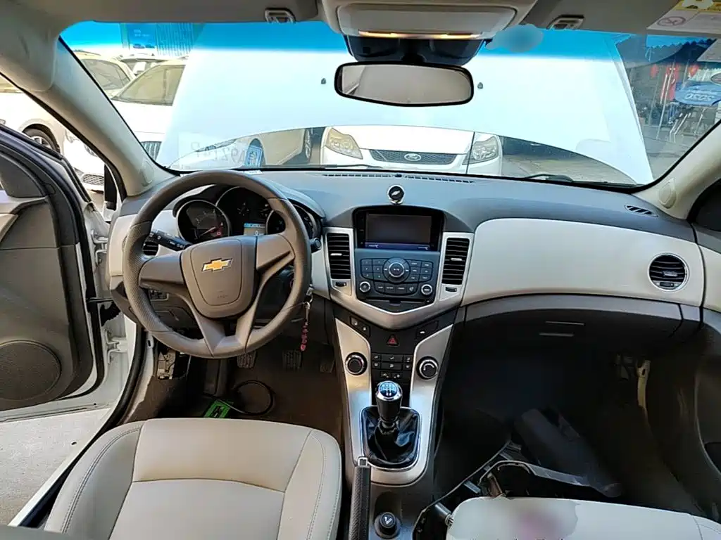 Chevrolet Cruze 2015 — фото 10