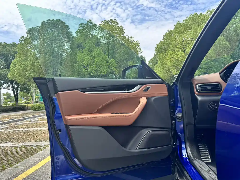 Maserati Levante 2020 — фото 14