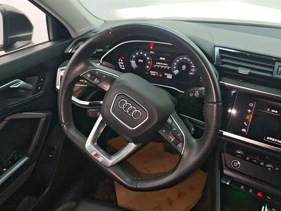 Audi Q3 Sportback 2021 — фото 15