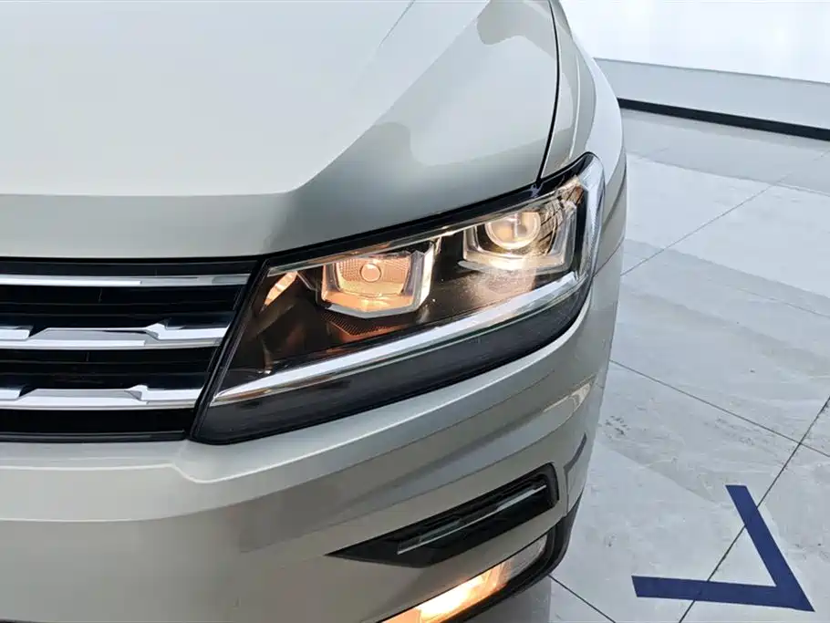Volkswagen Tiguan L 2020 — фото 5