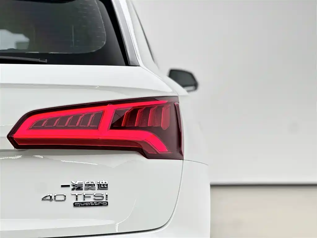 Audi Q5L 2019 — фото 16