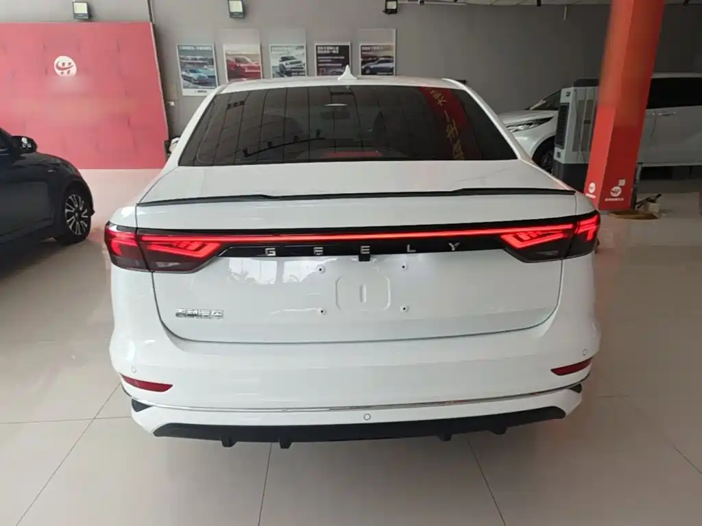 Geely Emgrand 2024