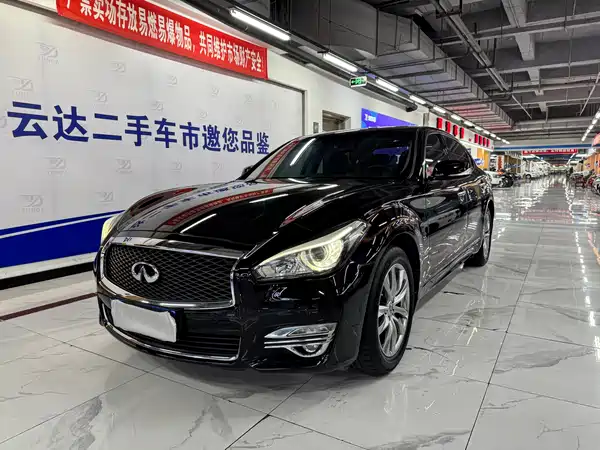 Infiniti Q70 2017