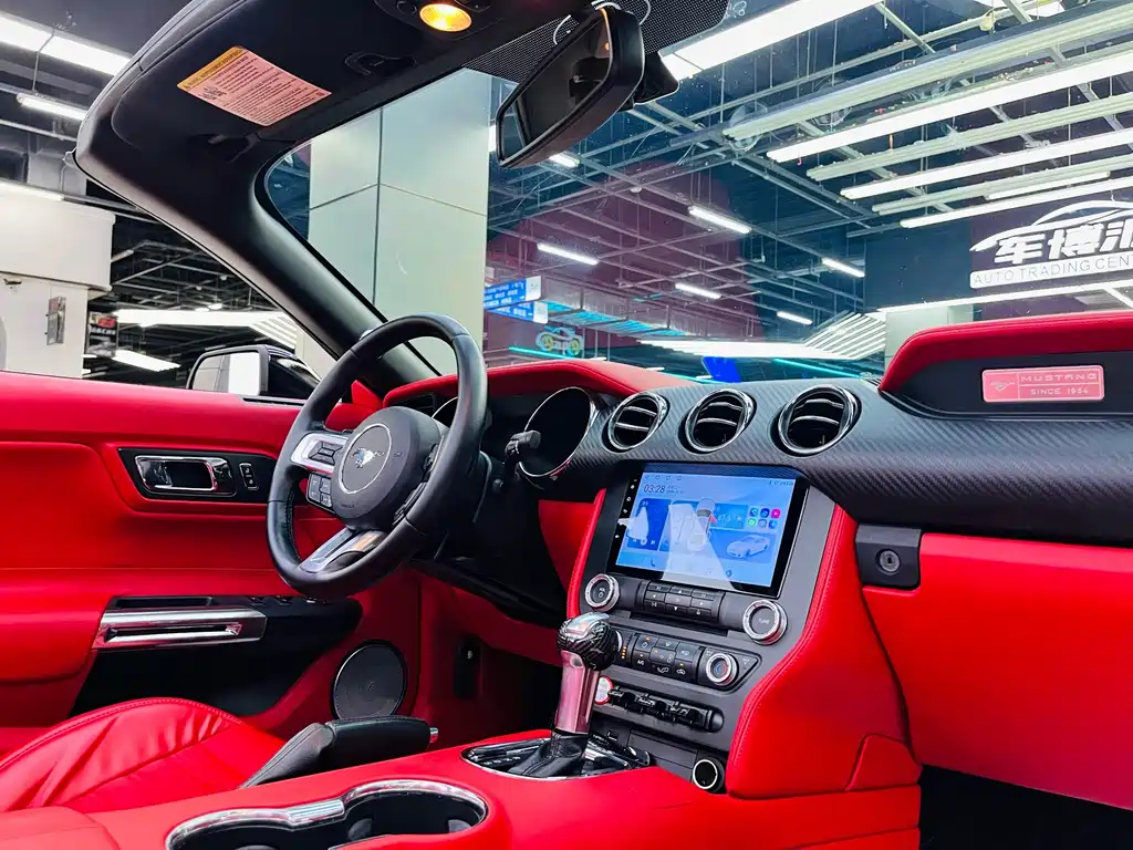 Ford Mustang 2018 — фото 13