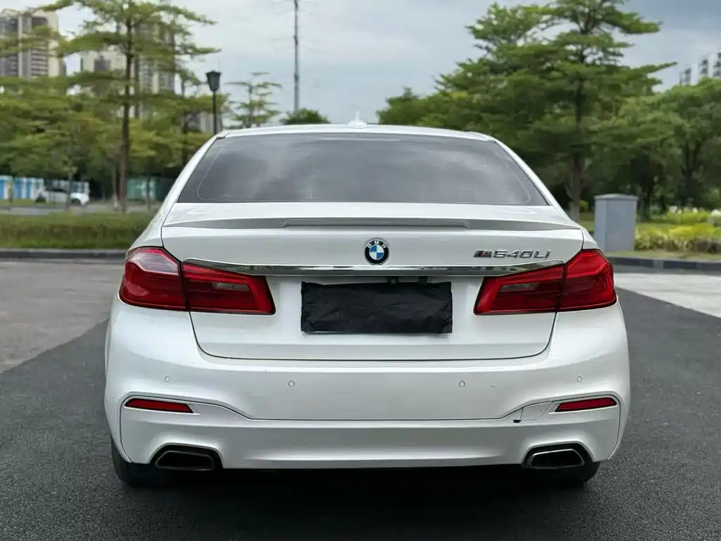 BMW 5 Series 2017 — фото 9