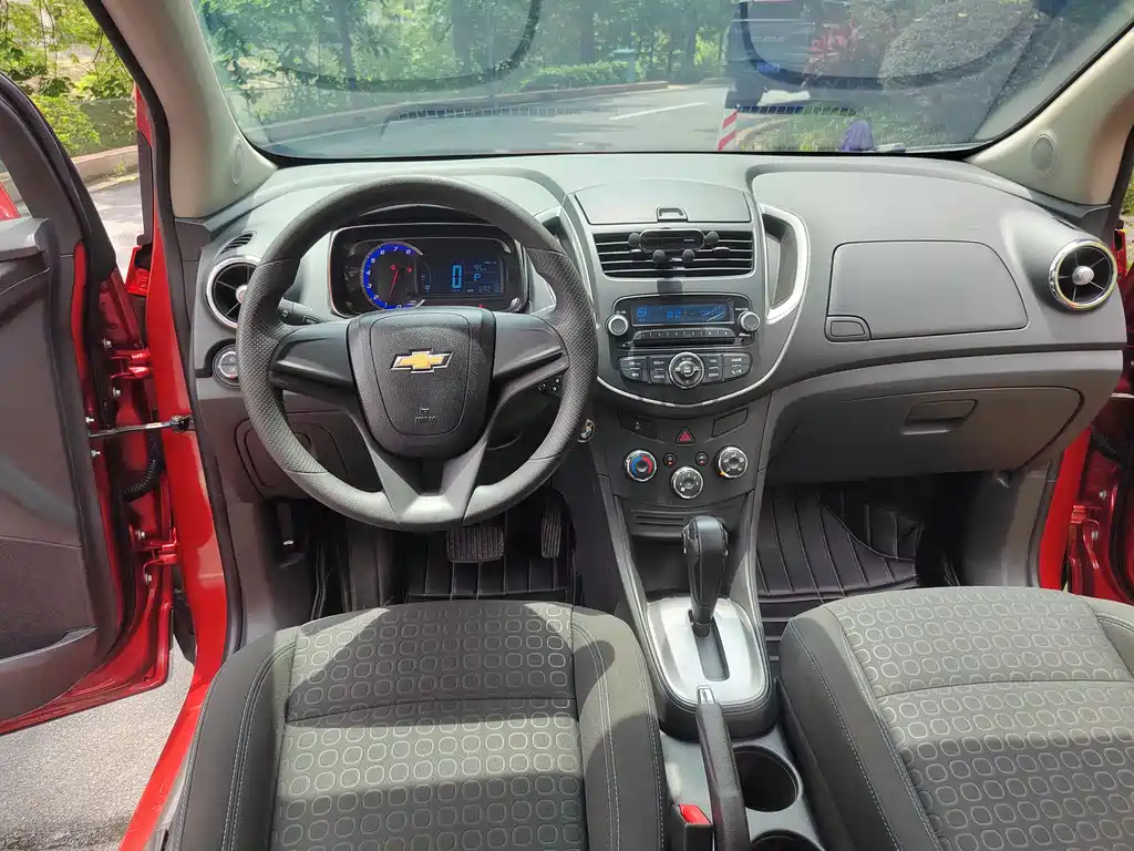 Chevrolet Trax 2014 — фото 10