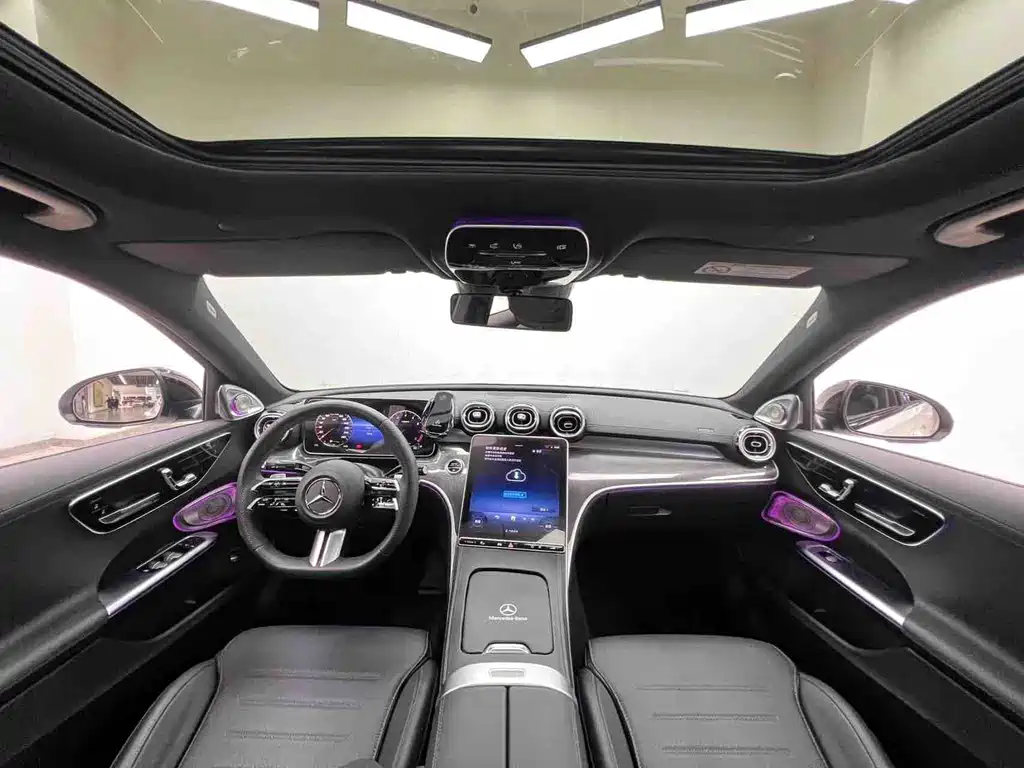 Mercedes-Benz C-Class 2024 — фото 12