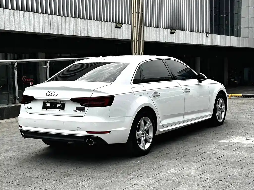 Audi A4L 2018