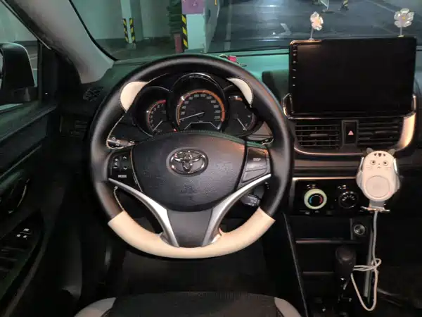 Toyota Yaris L 2022