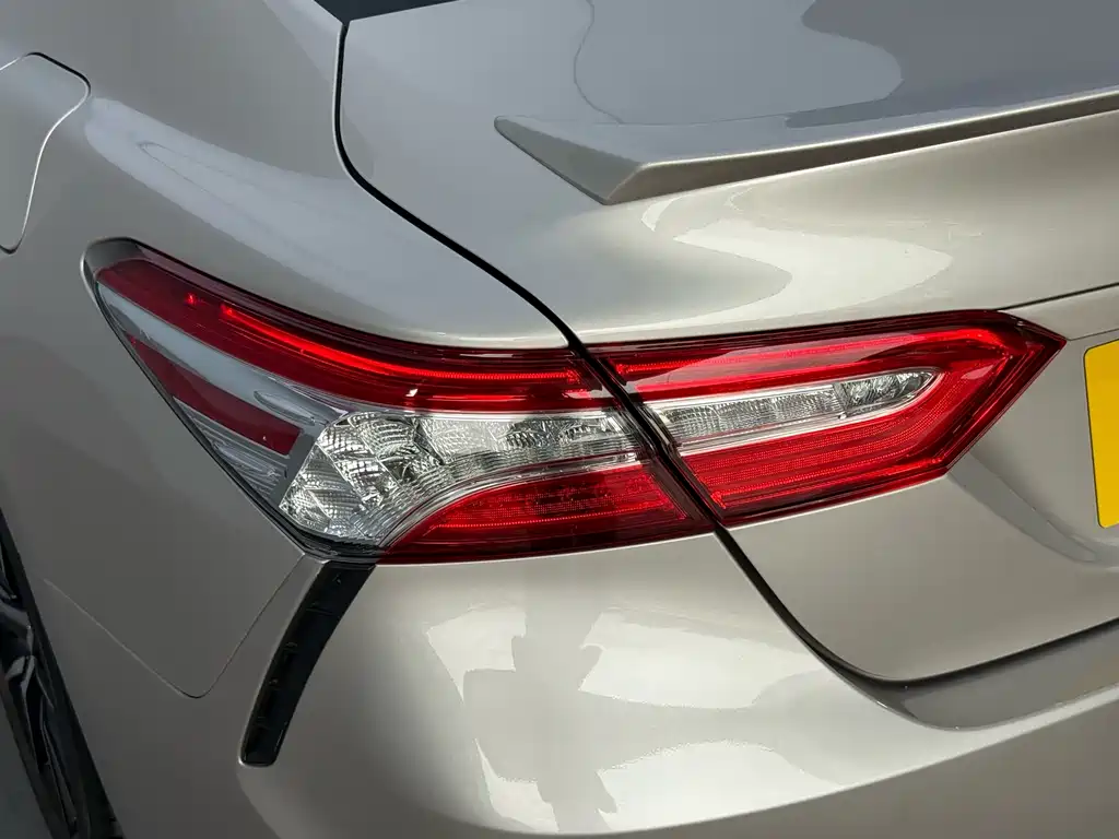 Toyota Camry 2022 — фото 10