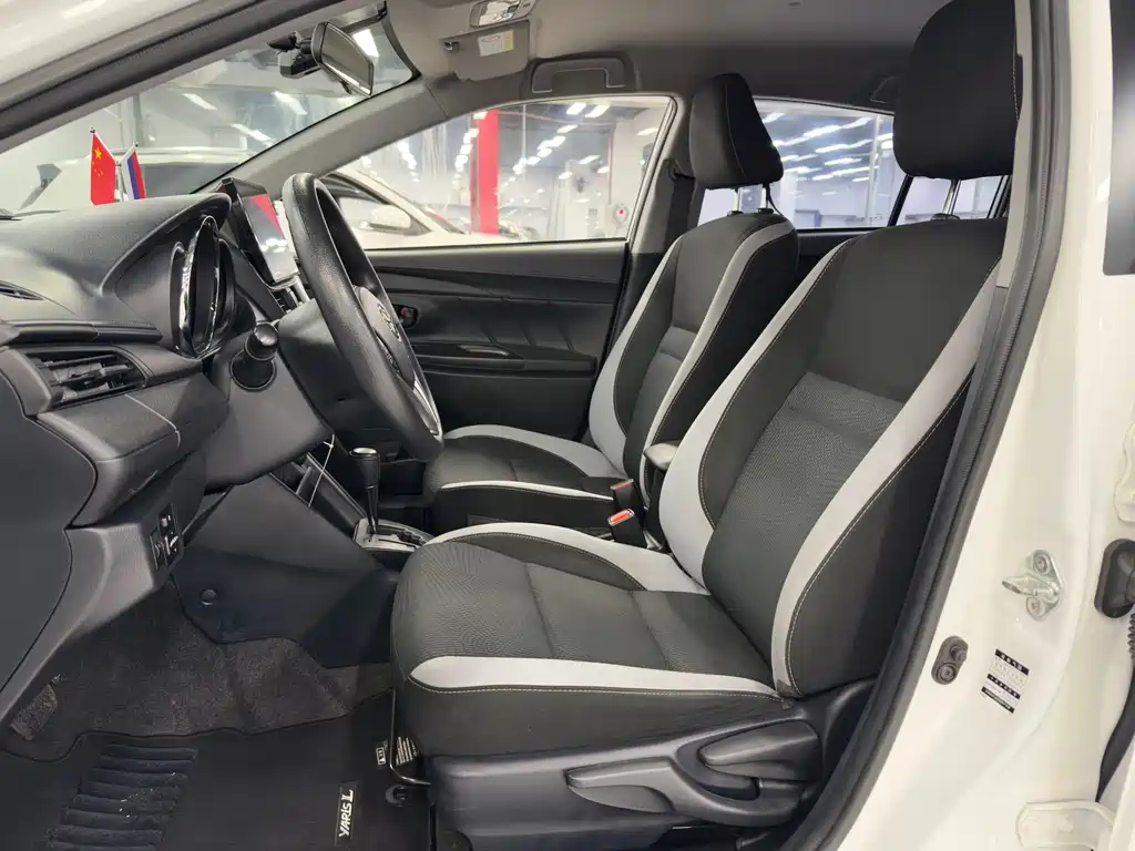 Toyota Yaris L 2022 — фото 8