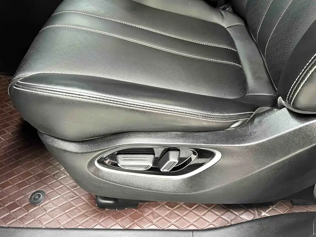 GAC Motor Trumpchi M6 2022 — фото 14