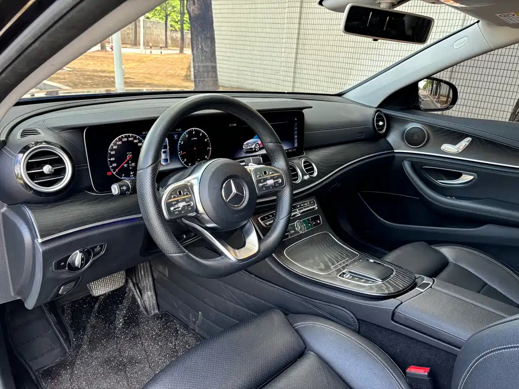 Mercedes-Benz E-Class 2019 — фото 13