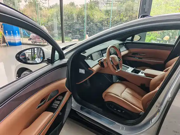 BYD Han L 2025