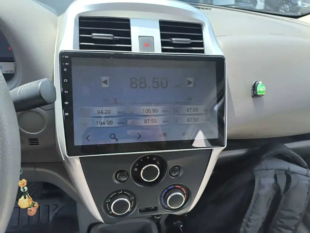 Nissan Sunny 2018 — фото 13