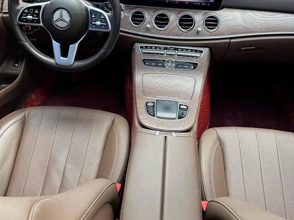 Mercedes-Benz E-Class 2020 — фото 11